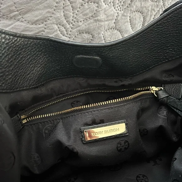 Tory Burch Black Pebbled Leather Double-T Shoulder Tote - Picture 4 of 8
